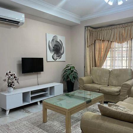 D'Lestari Homestay Seri Kembangan Ngoại thất bức ảnh