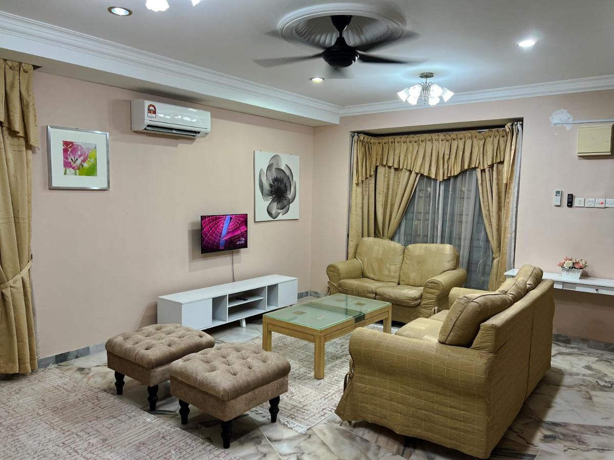 D'Lestari Homestay Seri Kembangan Ngoại thất bức ảnh