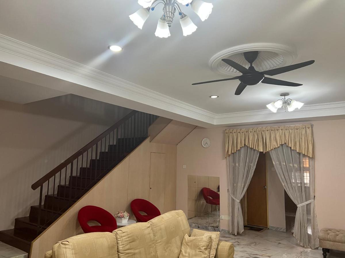 D'Lestari Homestay Seri Kembangan Ngoại thất bức ảnh