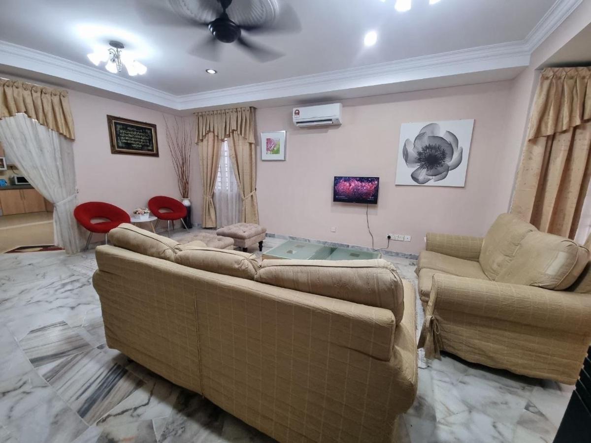 D'Lestari Homestay Seri Kembangan Ngoại thất bức ảnh