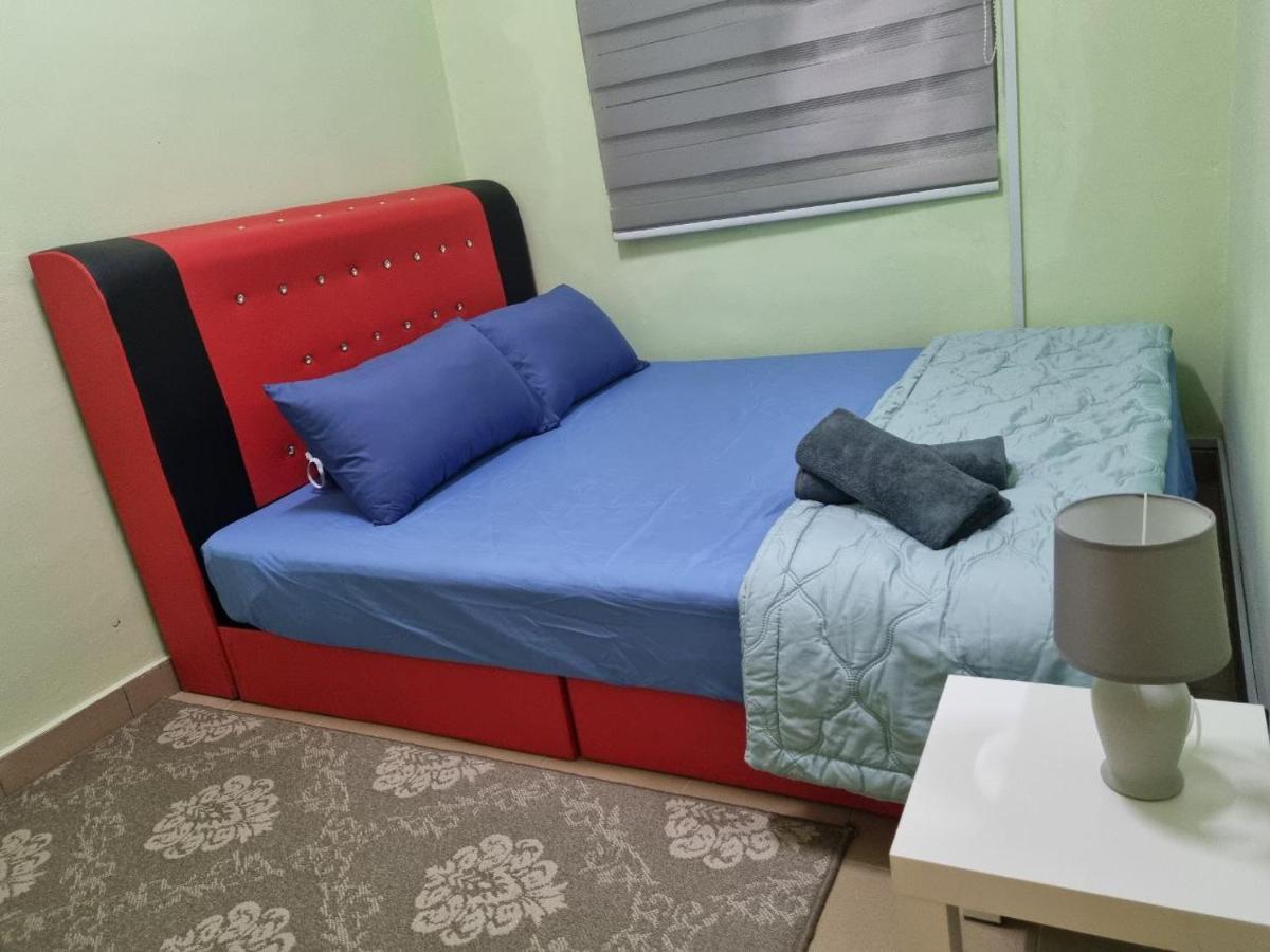 D'Lestari Homestay Seri Kembangan Ngoại thất bức ảnh