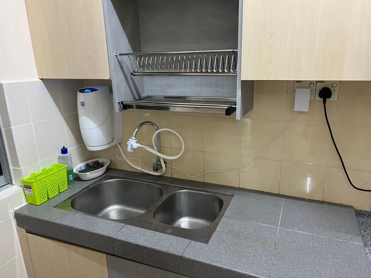 D'Lestari Homestay Seri Kembangan Ngoại thất bức ảnh