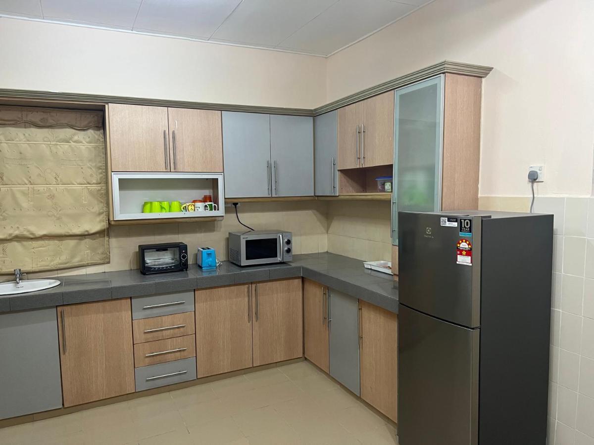 D'Lestari Homestay Seri Kembangan Ngoại thất bức ảnh