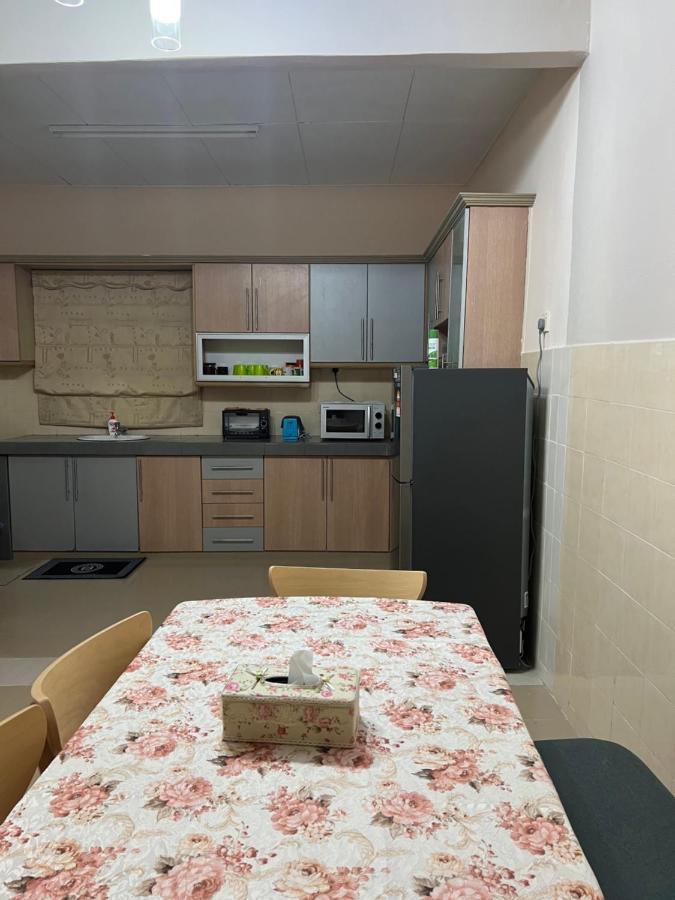 D'Lestari Homestay Seri Kembangan Ngoại thất bức ảnh