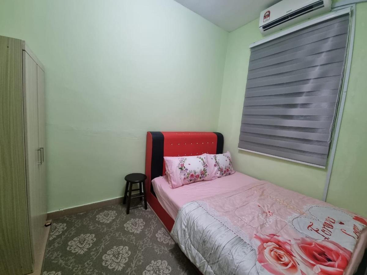 D'Lestari Homestay Seri Kembangan Ngoại thất bức ảnh