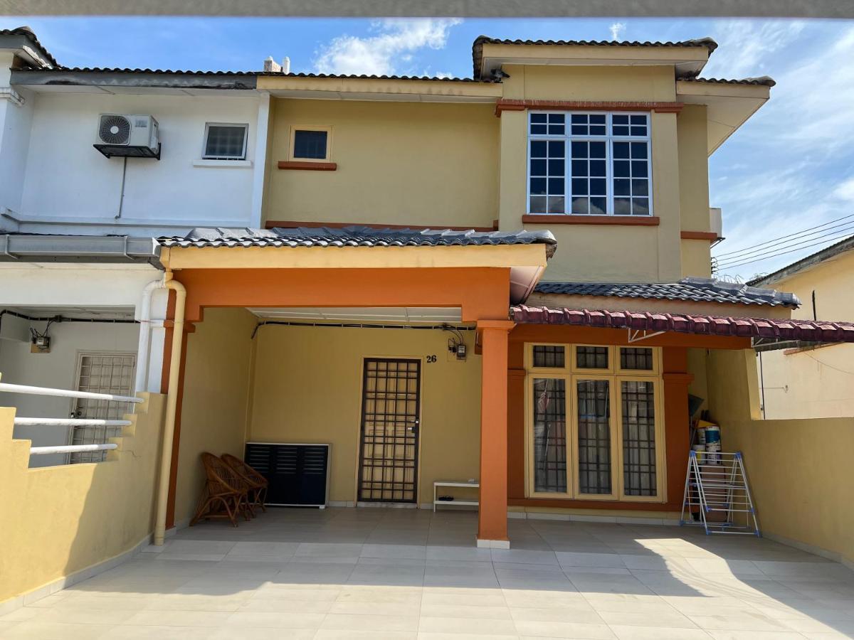 D'Lestari Homestay Seri Kembangan Ngoại thất bức ảnh