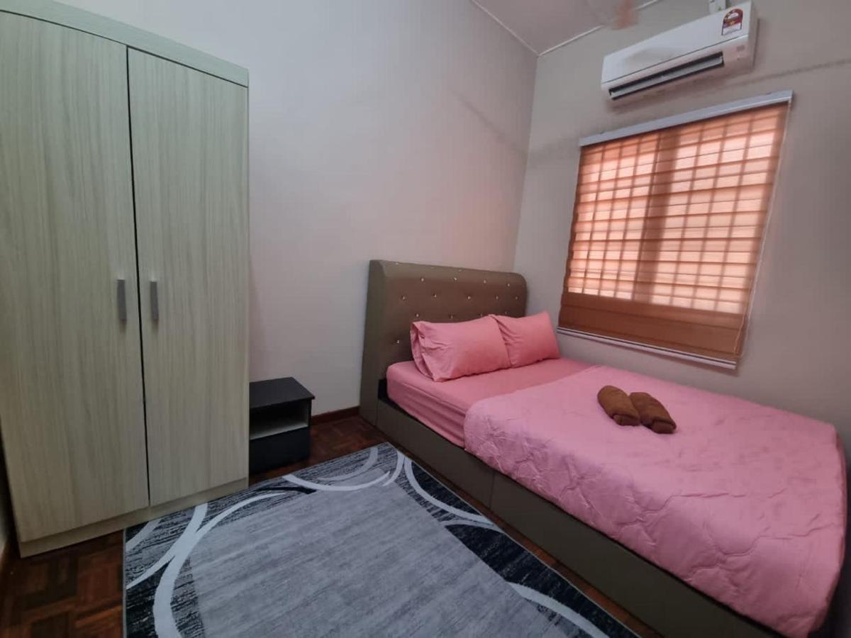 D'Lestari Homestay Seri Kembangan Ngoại thất bức ảnh